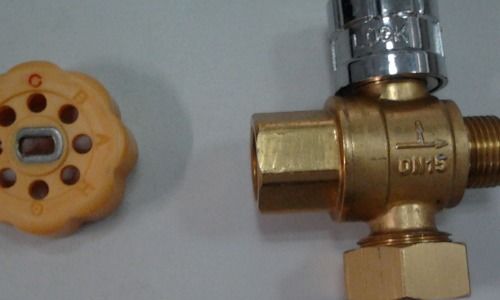 磁性锁闭阀没有钥匙怎样才能打开啊